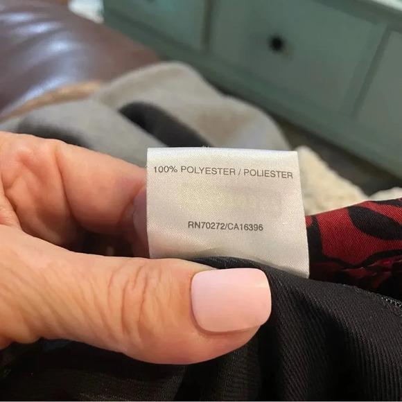 Liz Claiborne red & black print handbag, silver handles. 9” X 8” NWT - Picture 9 of 12